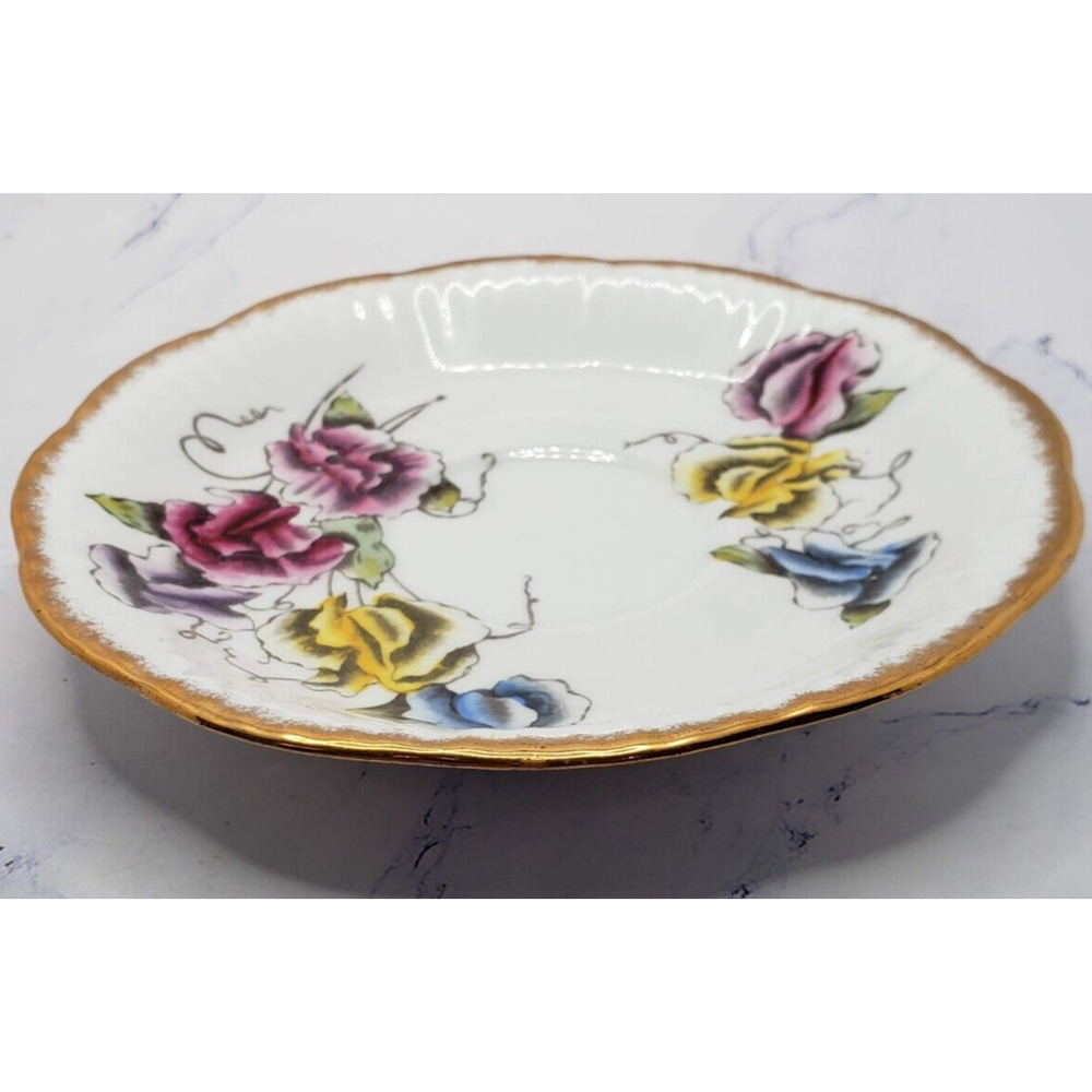 Salisbury Fine Bone China Sweet Pea Floral Pattern W/ Gold Trim Tea Cup & Saucer - Picture 3 of 14